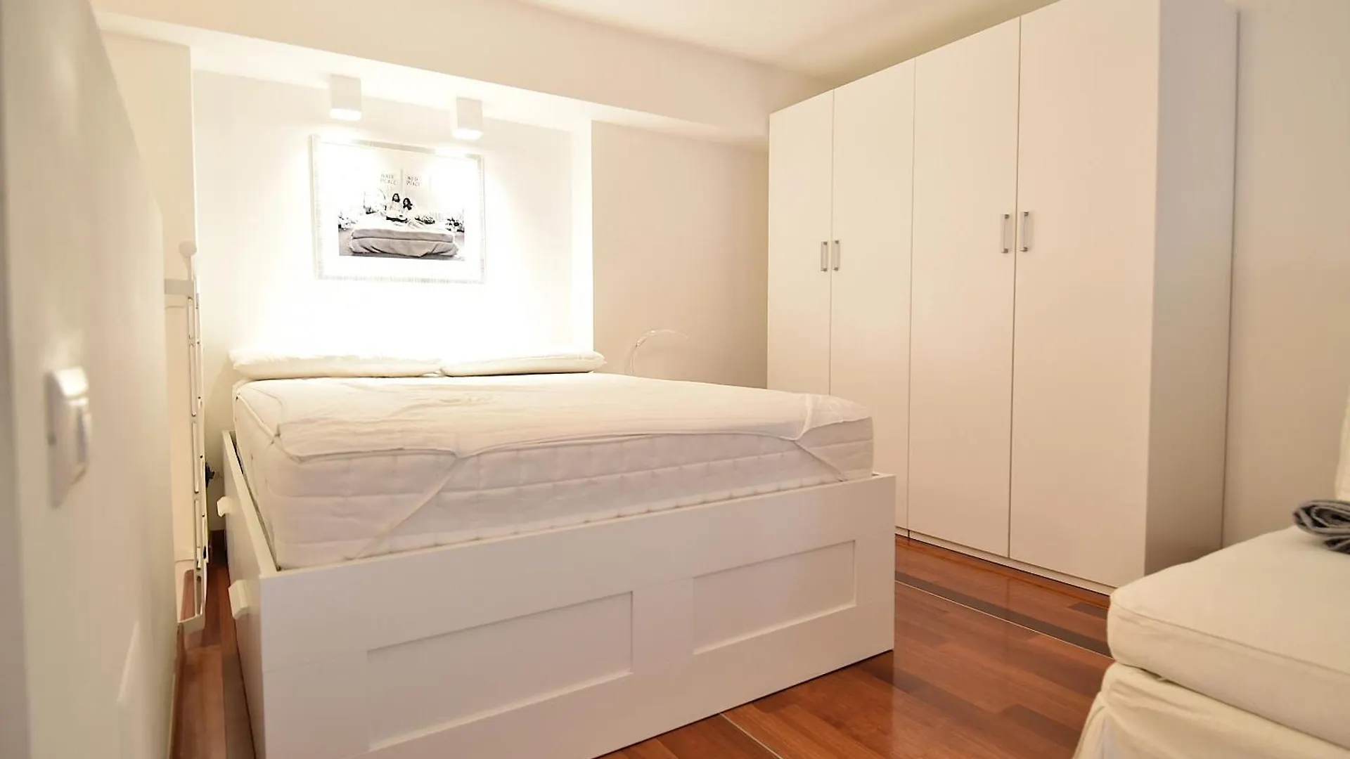 Luxury & Cozy 90 Sqm Flat Facing “Bosco Verticale” Milan Italy
