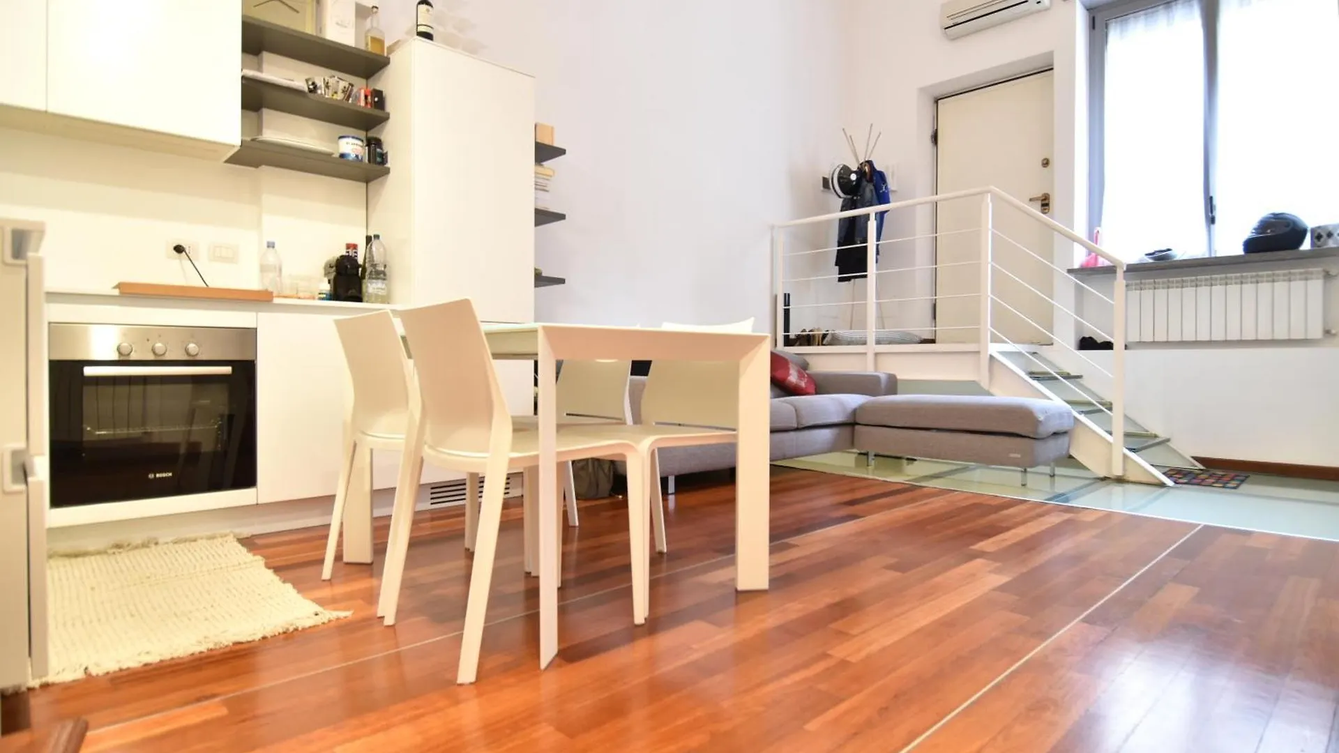 Luxury & Cozy 90 Sqm Flat Facing “Bosco Verticale” Milan 0*,  Italy
