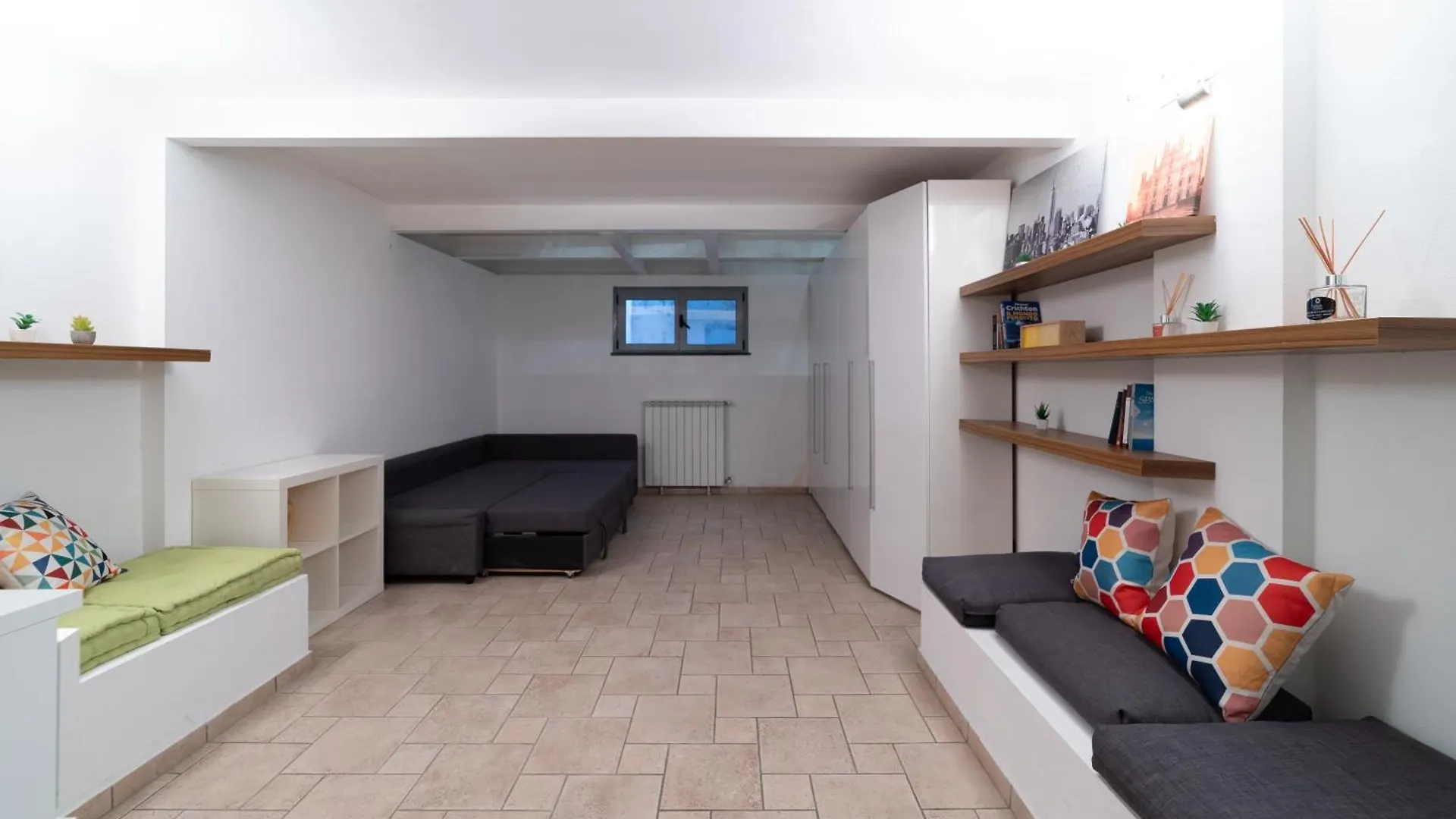 Luxury & Cozy 90 Sqm Flat Facing “Bosco Verticale” Milan Apartment