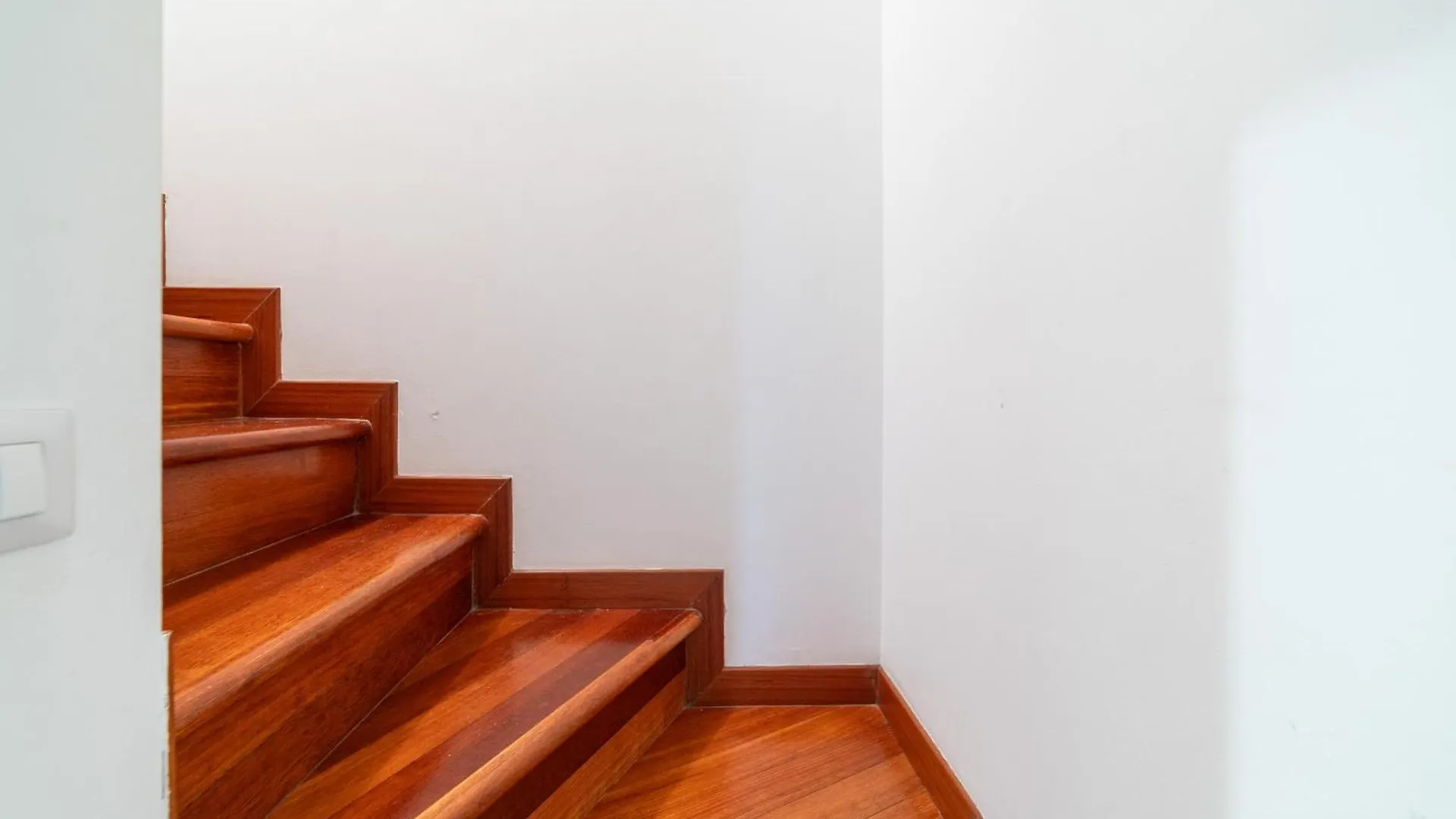 Luxury & Cozy 90 Sqm Flat Facing “Bosco Verticale” Milan 0*,  Italy