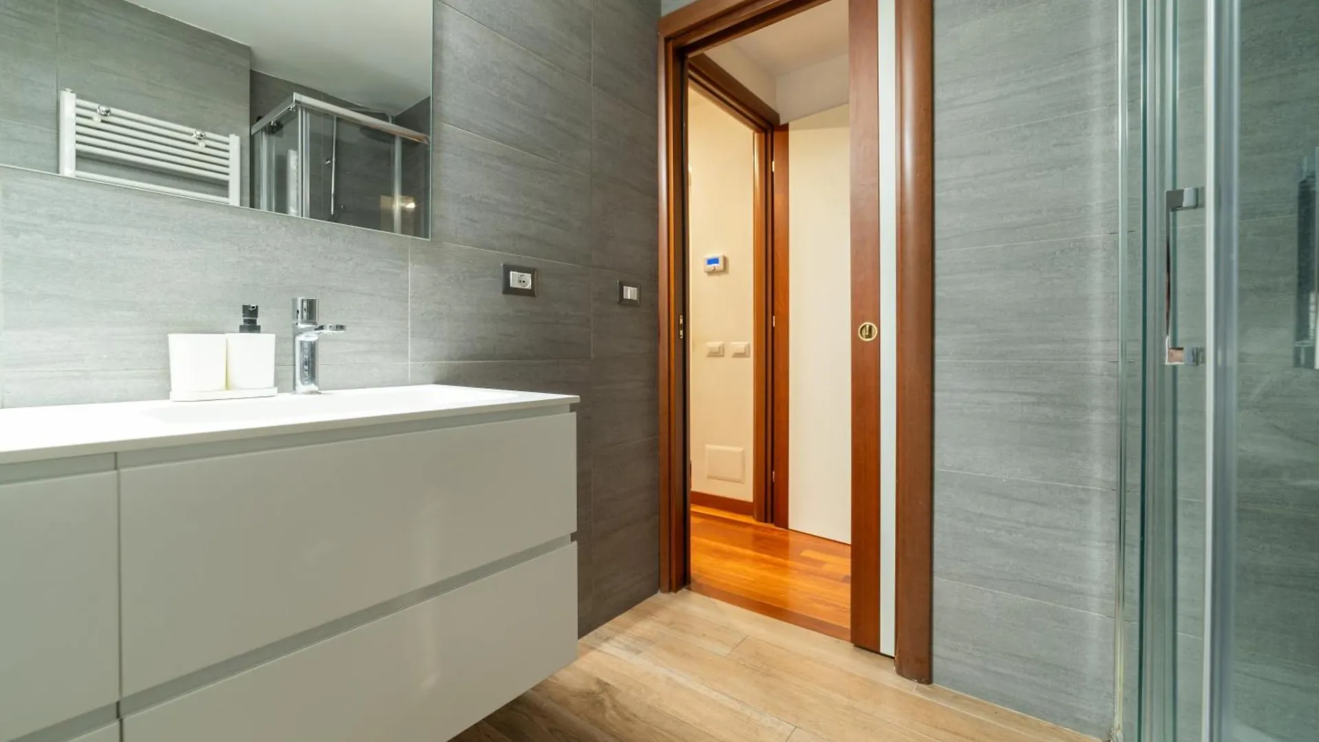 Luxury & Cozy 90 Sqm Flat Facing “Bosco Verticale” Milan