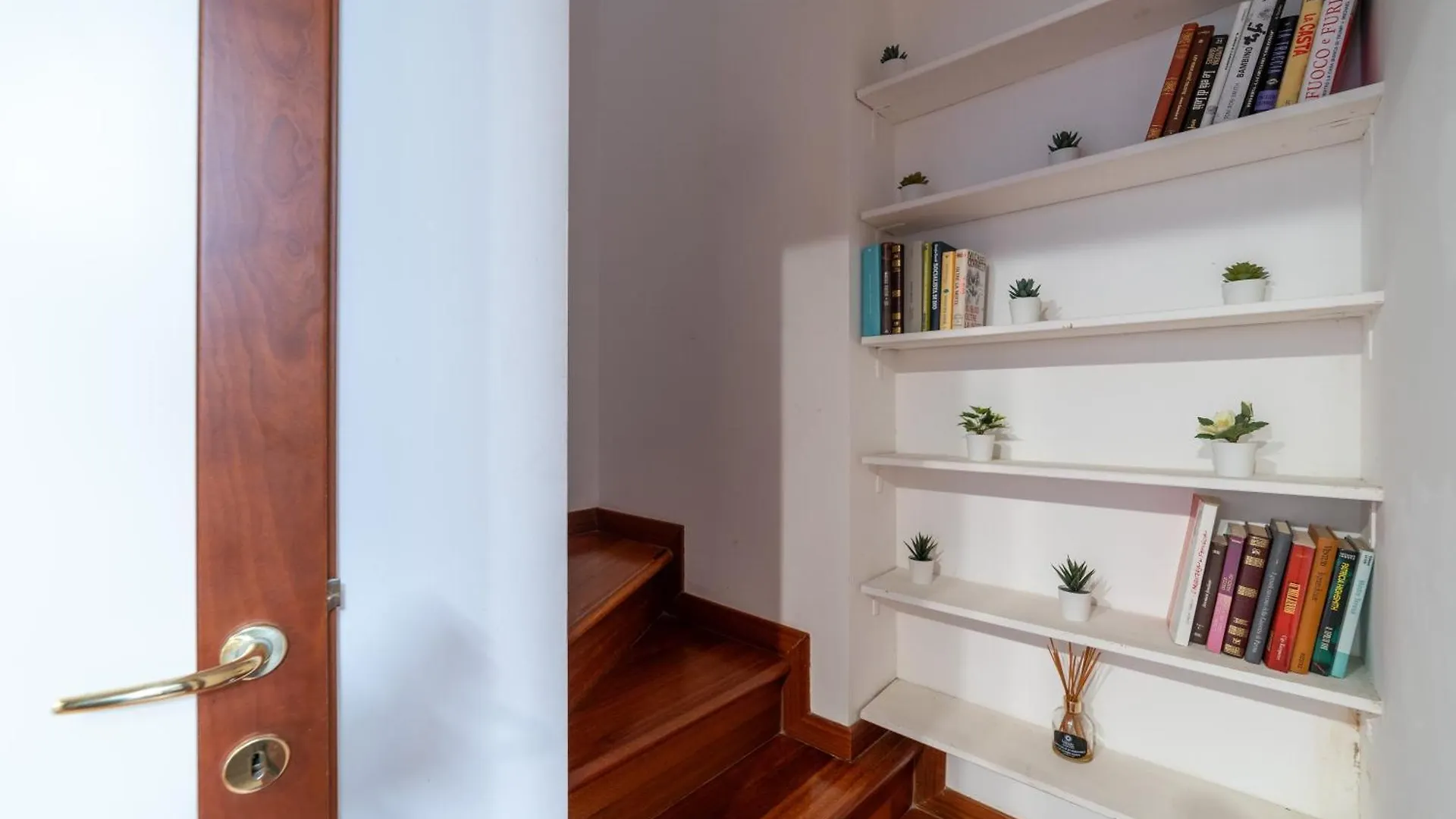 Luxury & Cozy 90 Sqm Flat Facing “Bosco Verticale” Milan