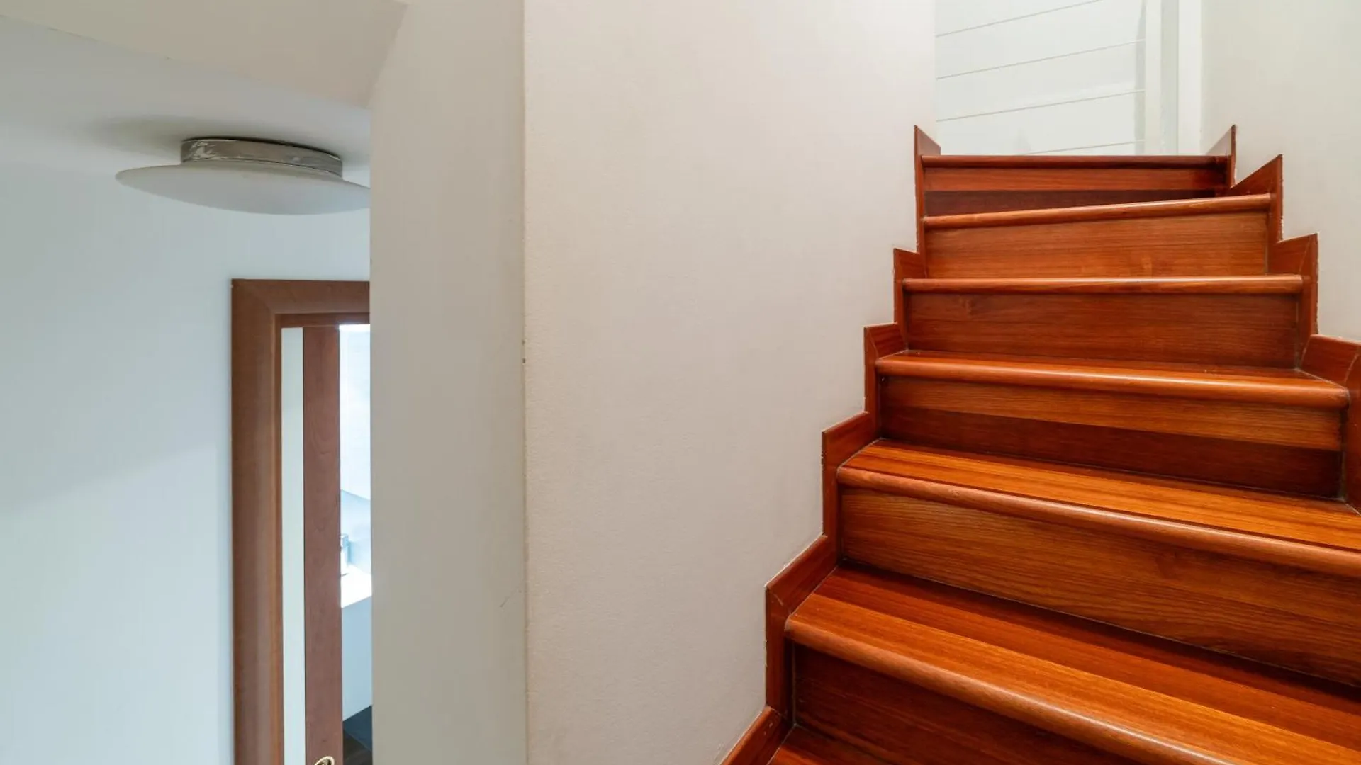 Luxury & Cozy 90 Sqm Flat Facing “Bosco Verticale” Milan Italy