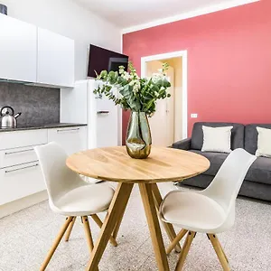 Appartement Beplace In Porta Garibaldi, Milan