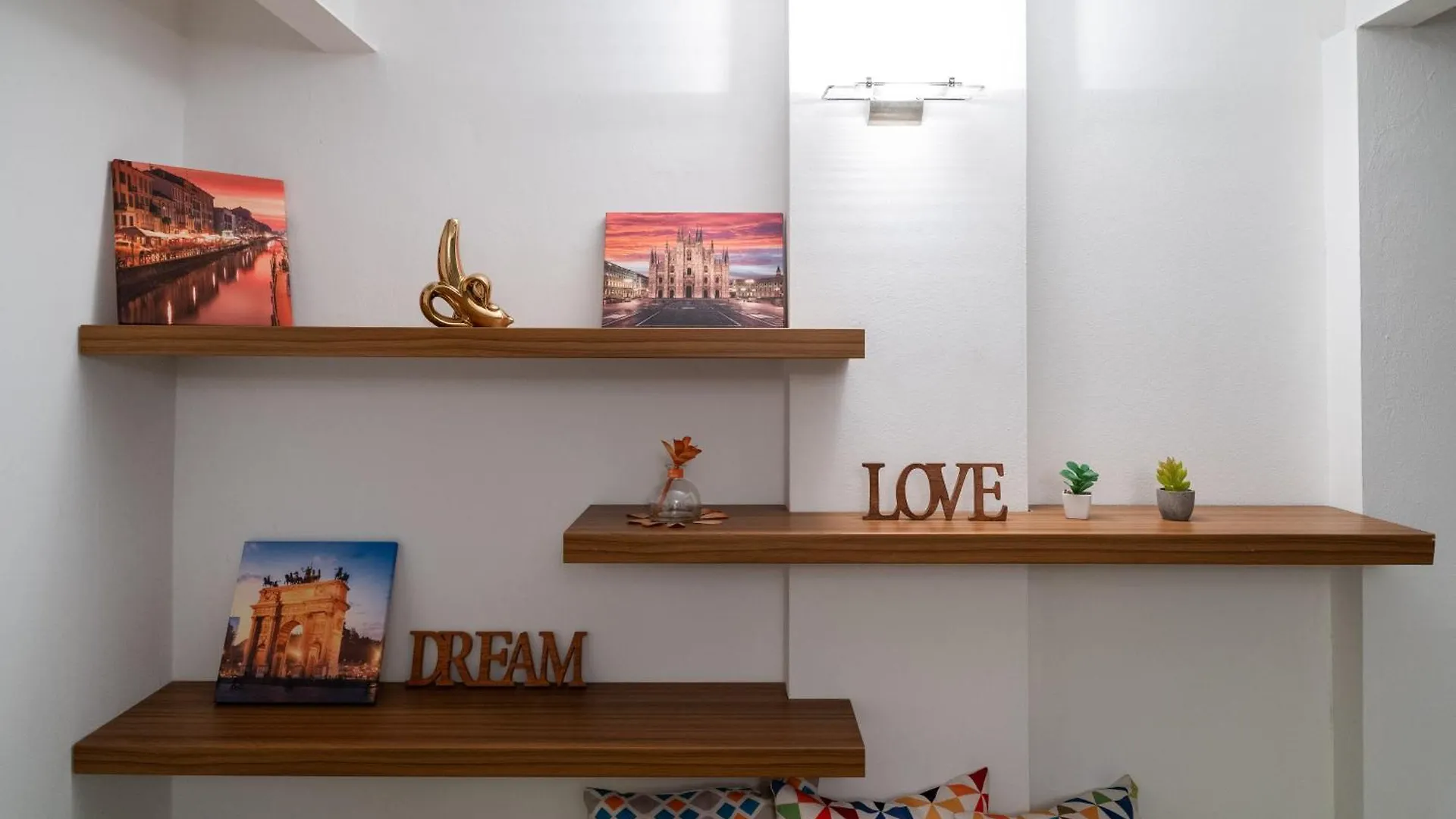 Luxury & Cozy 90 Sqm Flat Facing “Bosco Verticale” Milaan 0*,